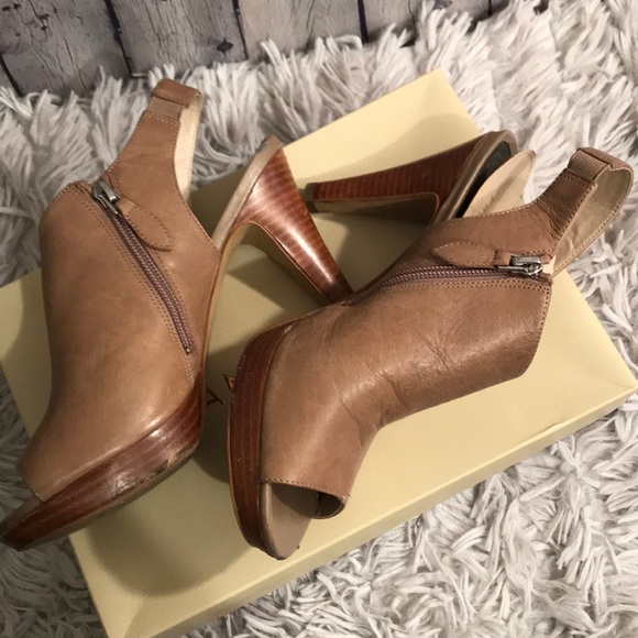 Franco Sarto Peep Toe Heels - Picture 2 of 7